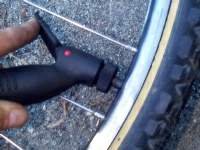 LockingPumpOnStem.jpg (18044 bytes)