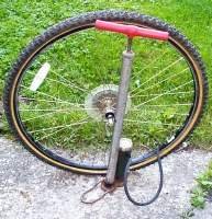 LuxuryofAFloorPump.jpg (30964 bytes)